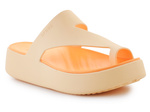 Crocs Getaway Platform Toe Loop 210834-78Z Golden Hour